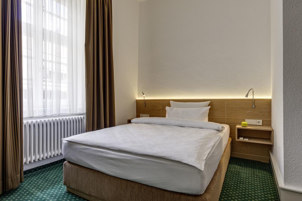 Hotel Hofgut Sternen - Wohnen In Kunst Und Kultur Breitnau Exterior photo