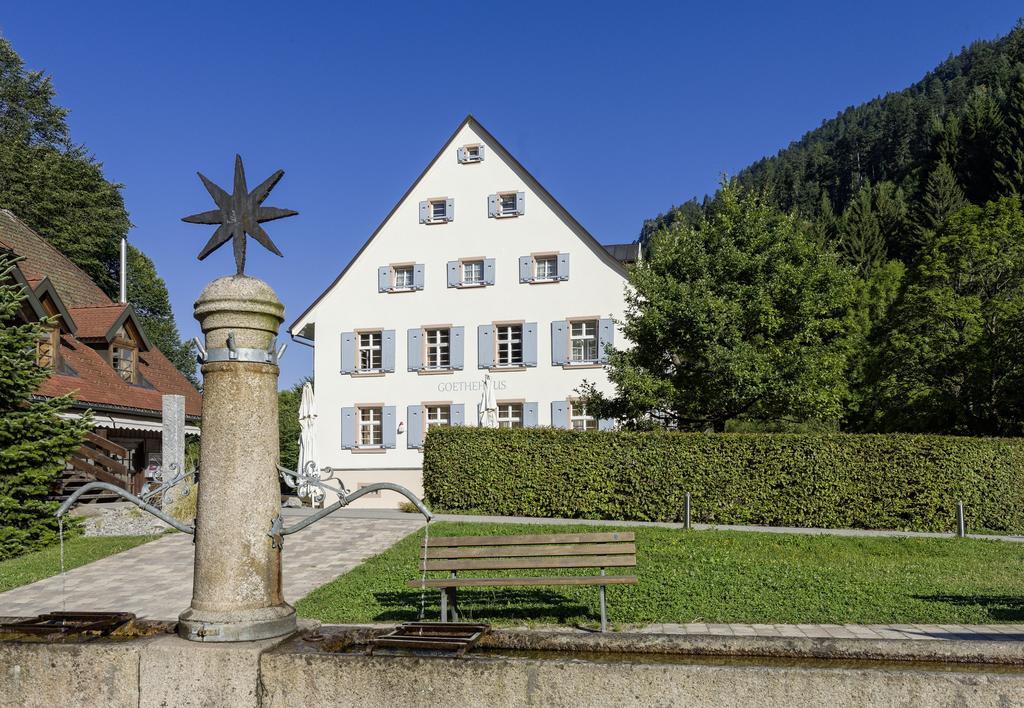 Hotel Hofgut Sternen - Wohnen In Kunst Und Kultur Breitnau Exterior photo